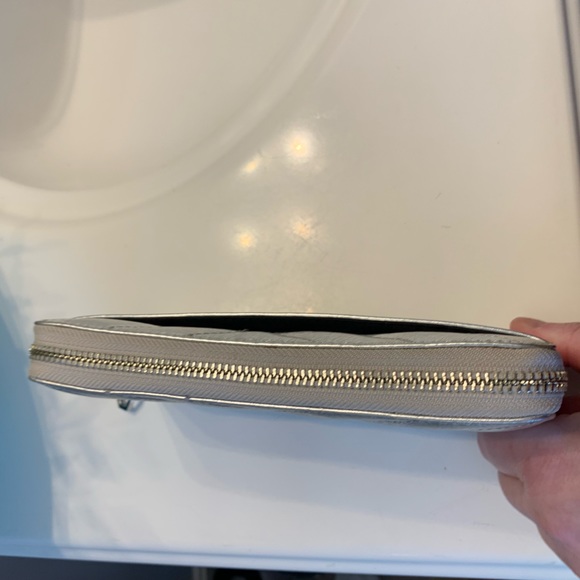 Rebecca Minkoff silver metallic zip crackled leather quilted puffer wallet - Picture 11 of 15